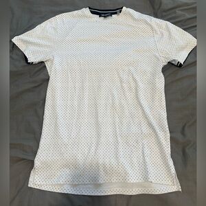 Karl Lagerfeld men’s White and Black Dotted Tee size small